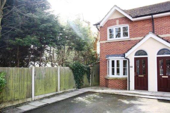 2 Bedroom End of Ter...